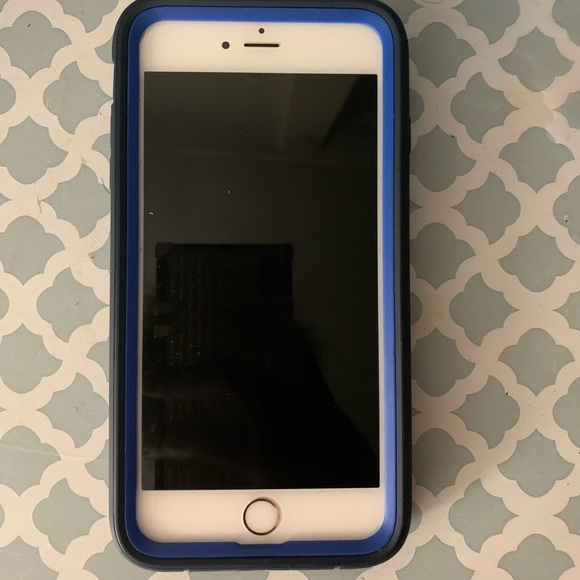 This is an iPhone 6s Plus it’s unlocked with any carrier